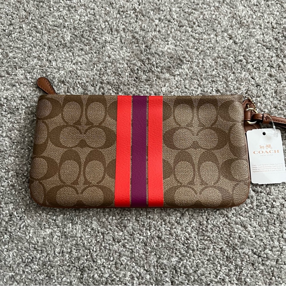 Coach large wristlet wallet NWT - Picture 4 of 6